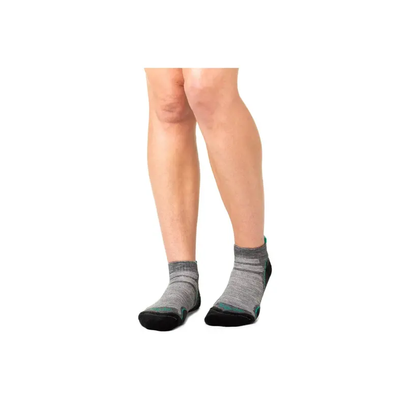 Bridgedale Hike Ultralight T2 Merino Wool Low-Cut Socks – Women'S Trail Performance 1