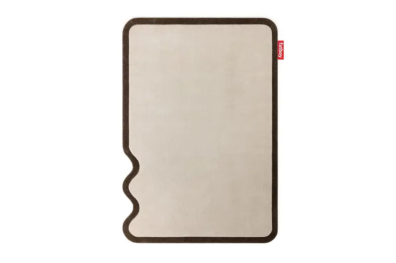 Grand Irregular-Shaped Area Rug 1